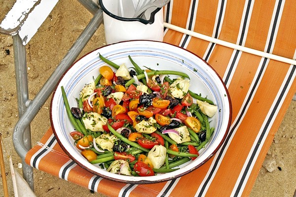 40 vegetarian salad recipes Artichoke salad with green beans and tomatoes recipe