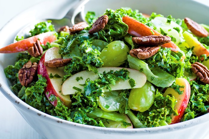 Kale waldorf salad recipe with buttermilk dressing Kale waldorf salad with apple, pecans and celery