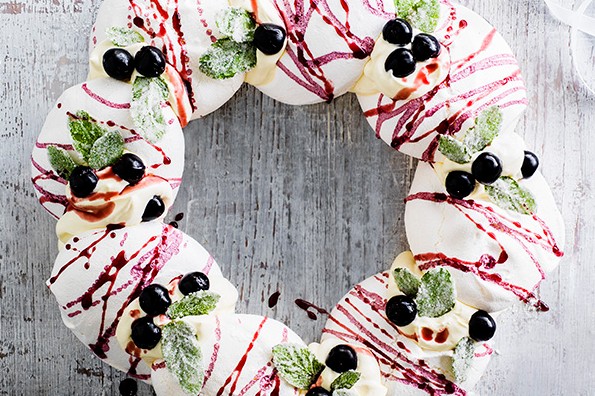 Cassis Meringues Recipe with Champagne Cream