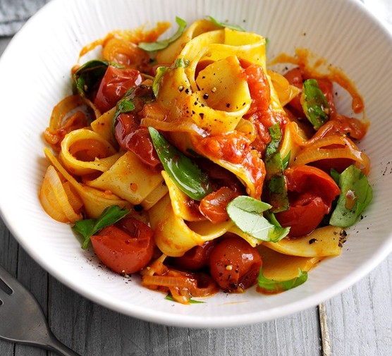 Pappardelle with buttery tomato and shallot sauce Pappardelle with buttery tomato and shallot sauce