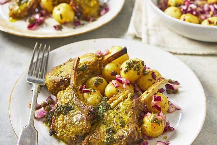 Lamb chops with mint sauce potatoes Lamb chops with mint sauce potatoes