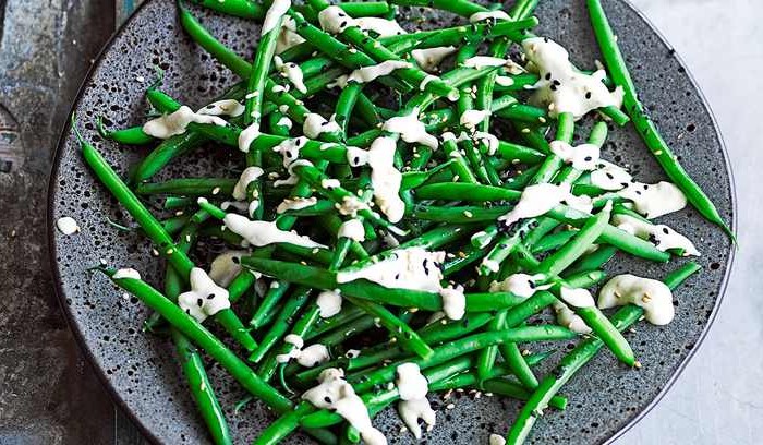 Green beans with confit garlic and tahini dressing Green beans with confit garlic and tahini dressing