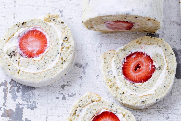 Strawberry Meringue Roulade Recipe with Earl Grey Strawberry Meringue Roulade Recipe with Earl Grey