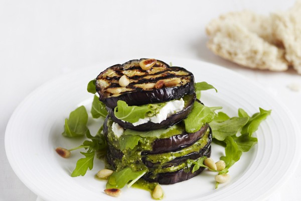 Aubergine stacks with pesto, pine nuts and goat’s cheese Aubergine stacks with pesto, pine nuts and goat’s cheese