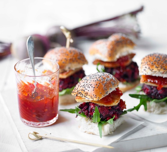 Veggie Burger Sliders | Halloumi Burger with Beetroot Veggie Burger Sliders | Halloumi Burger with Beetroot