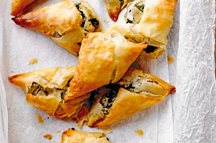 Filo Parcels Recipe Filled With Spinach, Feta and Onion Filo Parcels Recipe Filled With Spinach, Feta and Onion
