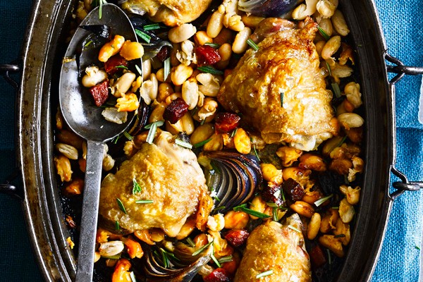 One Pot Chicken Recipe With Cannellini Beans and Chorizo One Pot Chicken Recipe With Cannellini Beans and Chorizo
