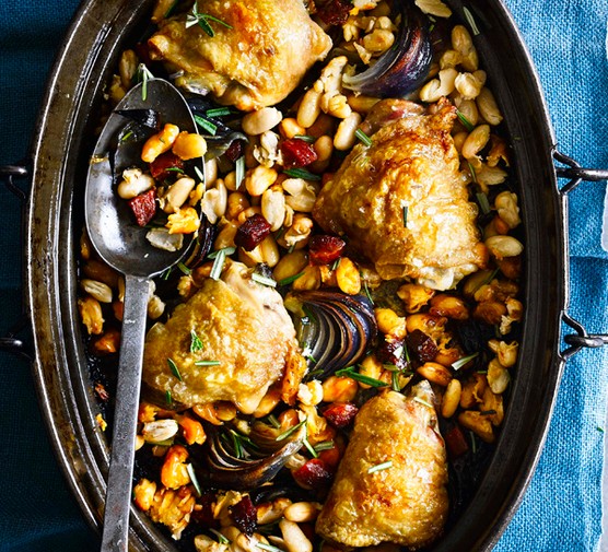 One Pot Chicken Recipe With Cannellini Beans and Chorizo One Pot Chicken Recipe With Cannellini Beans and Chorizo