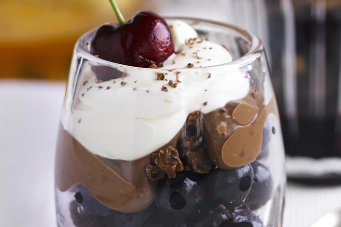 Cherry crunch trifle Cherry crunch trifle