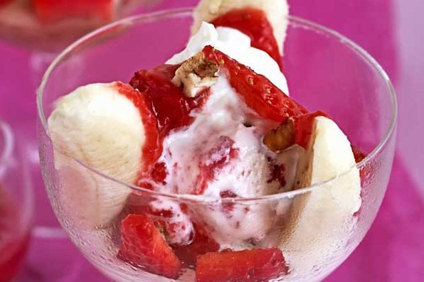 Strawberry Sundae Recipe With Strawberry Sauce Strawberry Sundae Recipe With Strawberry Sauce