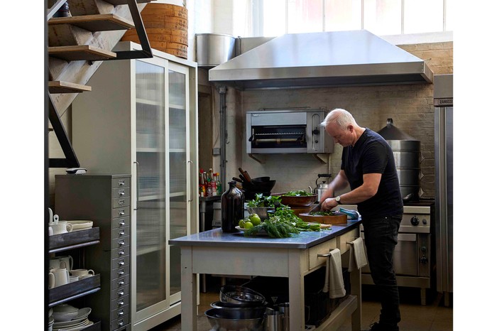 Alistair Hendy's large kitchen island