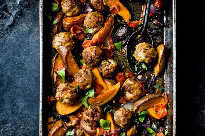 Tray Bake Recipe for Easy Meatballs With Sweet Potato Wedges Tray Bake Recipe for Easy Meatballs With Sweet Potato Wedges