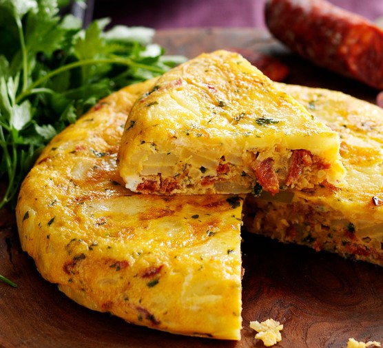Easy Spanish Potato Tortilla with Chorizo and Parsley Easy Spanish Potato Tortilla with Chorizo and Parsley