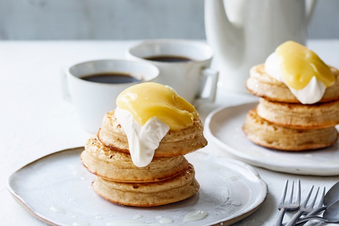 Lemon drizzle crumpets Lemon drizzle crumpets