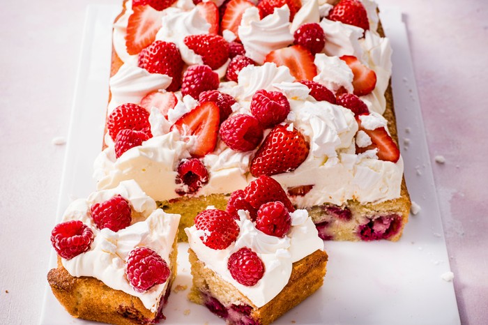 Eton Mess Tray Bake Recipe Eton Mess Tray Bake Recipe
