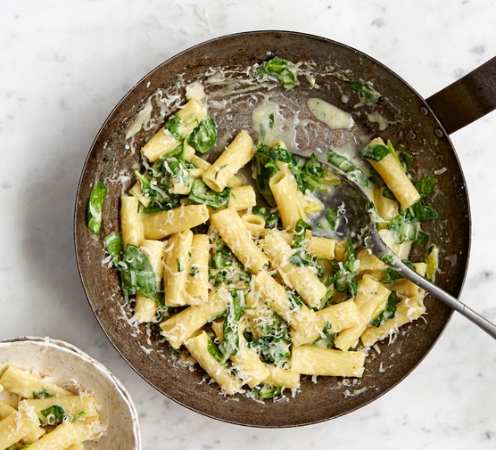 One-Pot Pasta Recipe With Goat’s Cheese And Spinach One-Pot Pasta Recipe With Goat’s Cheese And Spinach