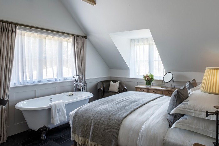 Hurley House bedroom 10 with roll top bath Hurley House bedroom 10 with roll top bath