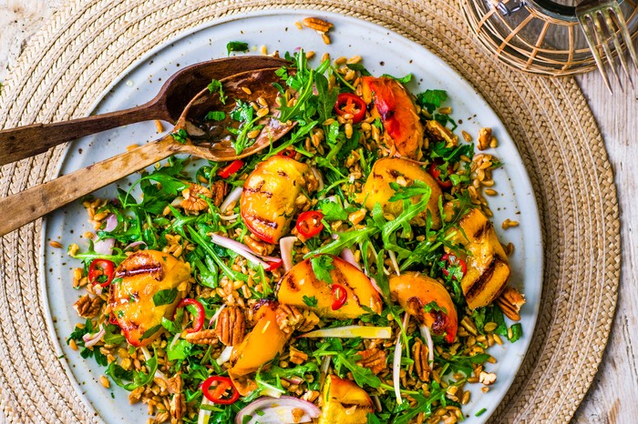 40 vegetarian salad recipes Grilled peach salad With pecans and farro