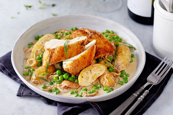 Chicken In Tarragon Sauce With Peas Chicken In Tarragon Sauce With Peas