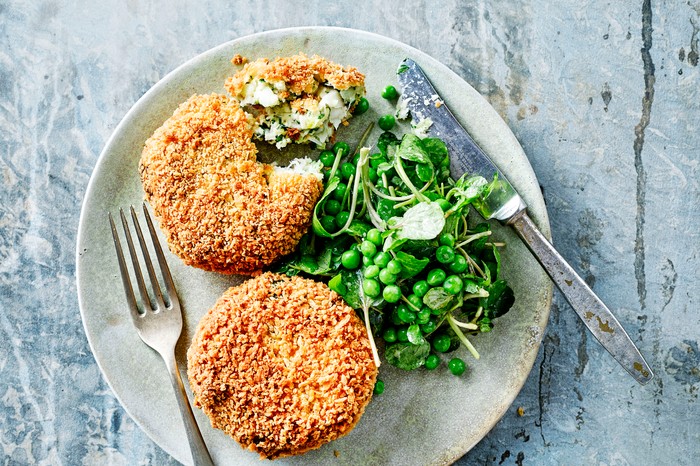 Haddock Fish Cakes Recipe with Watercress and Pea Salad Haddock Fish Cakes Recipe with Watercress and Pea Salad