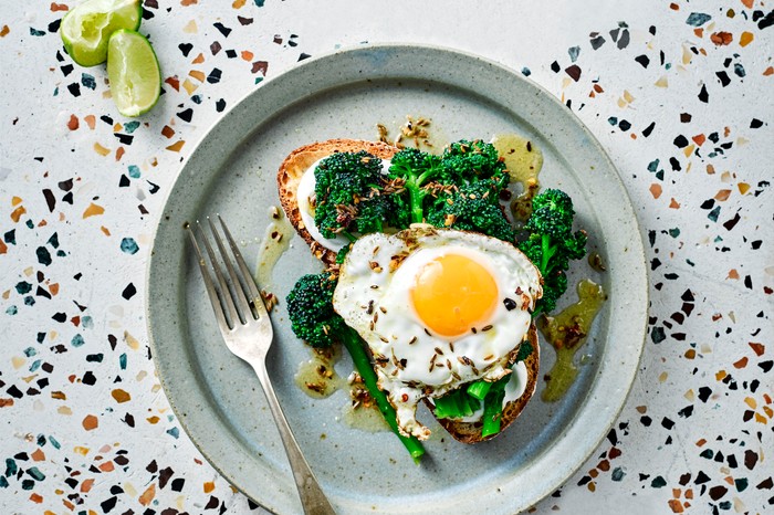 Purple Sprouting Broccoli Recipe with Fried Eggs Purple Sprouting Broccoli Recipe with Fried Eggs