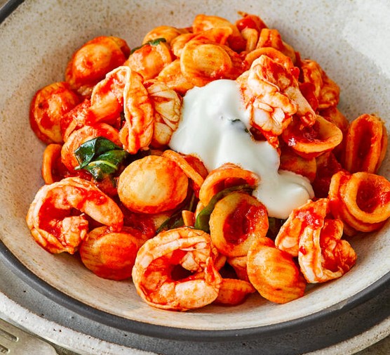 Prawn, basil and harissa pasta