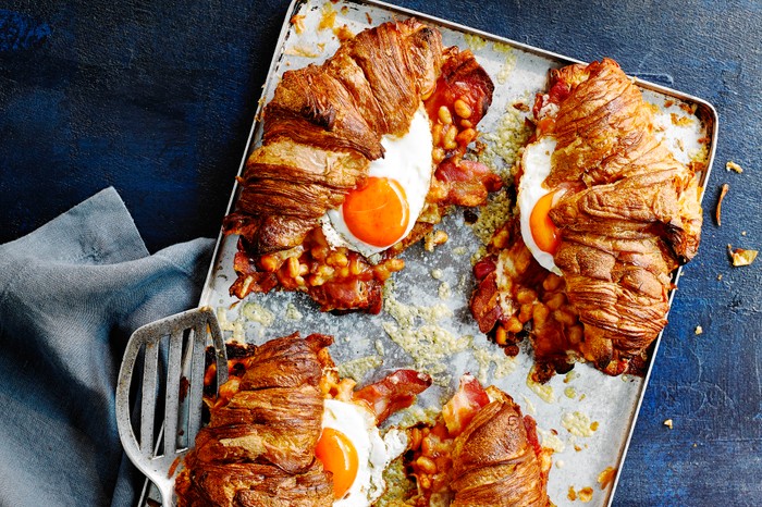 Croissant Sandwich Recipe with Bacon and Eggs Croissant Sandwich Recipe with Bacon and Eggs