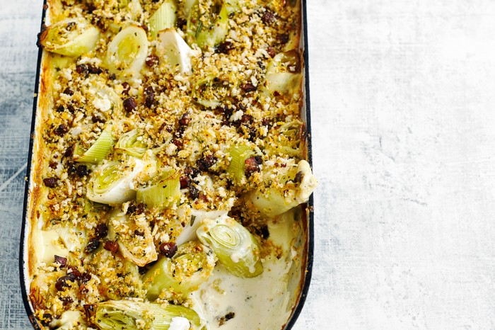 Blue Cheese Leek Recipe With Crispy Bacon Breadcrumbs Leeks, blue cheese and bacon breadcrumbs in a large baking dish