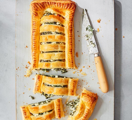 Spinach and Feta Puff Pastry Recipe Spinach and feta pastry slice