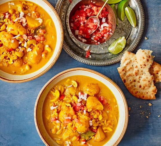 Slow-cooker cashew and potato curry Sri Lankan cashew and potato curry served in bowls