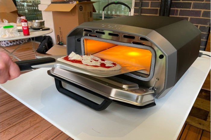 Ooni-Volt-12-launching-pizza-b5e8737 Ooni Volt 12 pizza oven