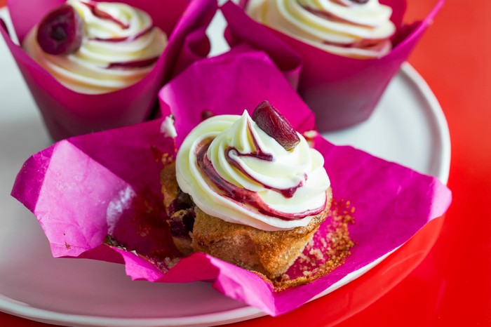 Sour cherry cakes with cream cheese frosting Sour cherry cakes with cream cheese frosting