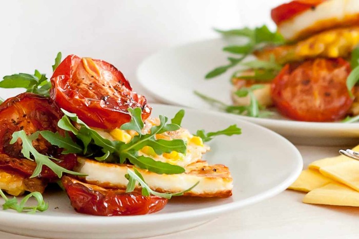 sweetcorn_fritters_with_halloumi sweetcorn_fritters_with_halloumi