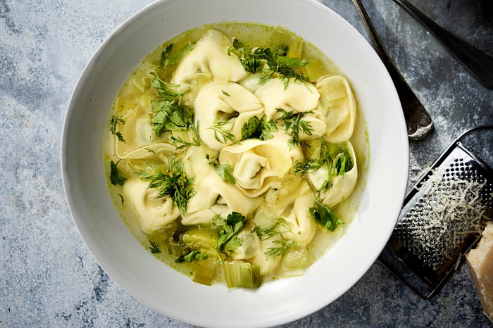 6 tortellini recipes Tortellini broth in a bowl