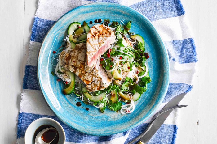 Tuna Steak Recipe with Ponzu Sauce and Rice Noodles Tuna Steak Recipe with Ponzu Sauce and Rice Noodles